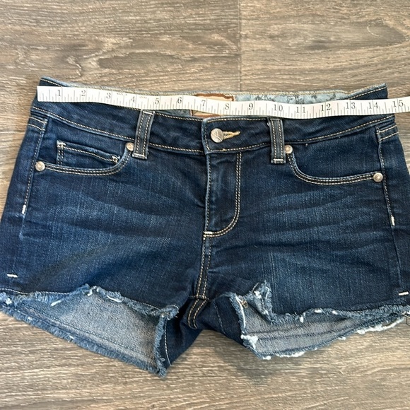 PAIGE Size 28 Shorts Silver Lake Cut Off Jean Dark Wash Denim Frayed Raw Hem - Picture 3 of 8